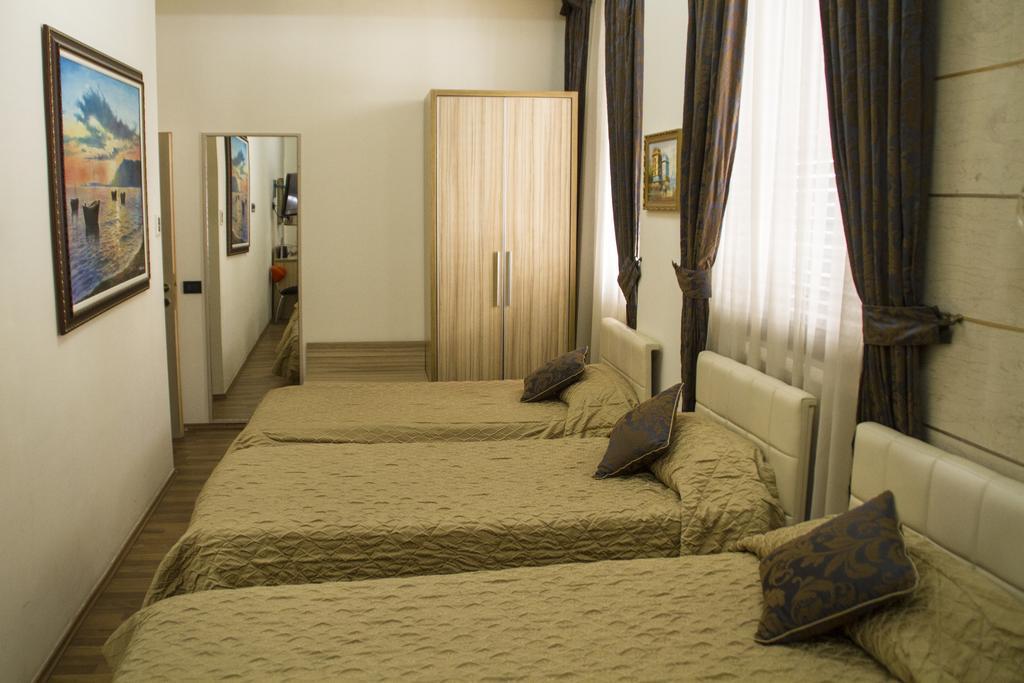 Hotel Comfort Тирана Экстерьер фото