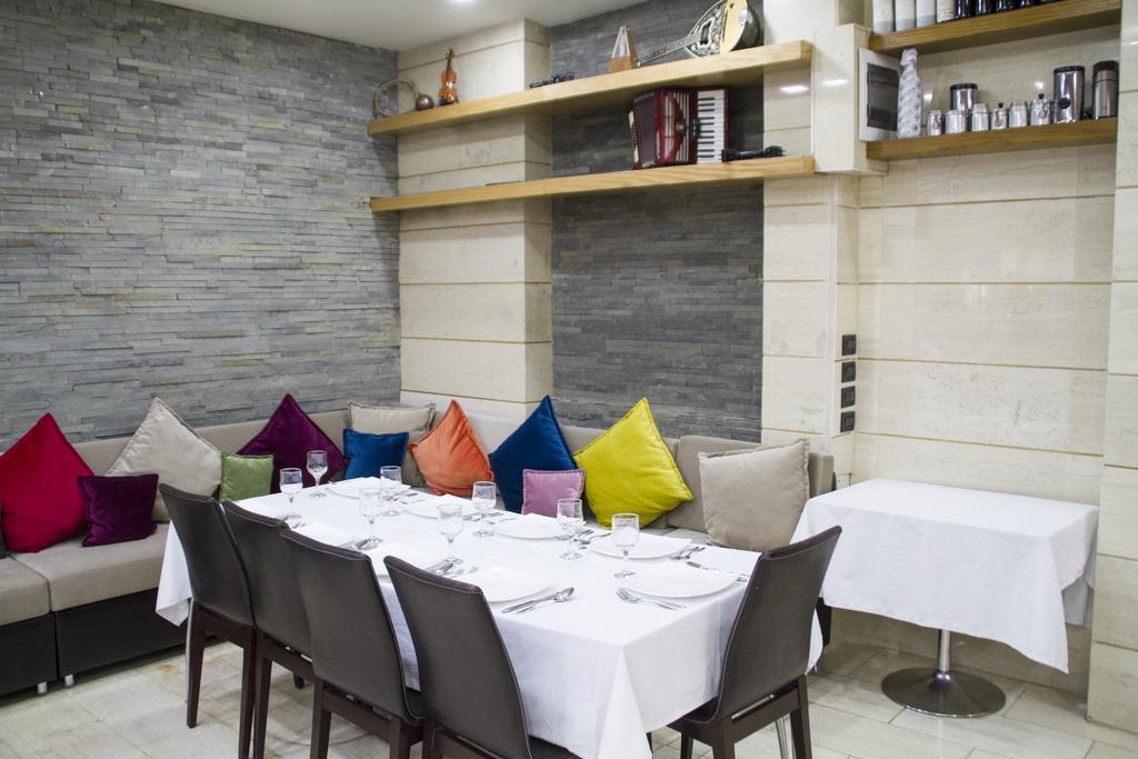 Hotel Comfort Тирана Экстерьер фото